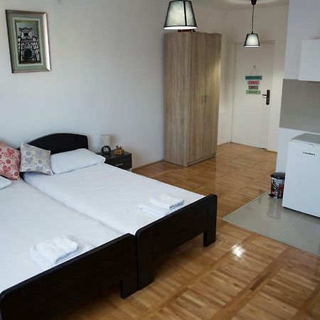 Airport Rest Apartments Belgrad Exteriör bild