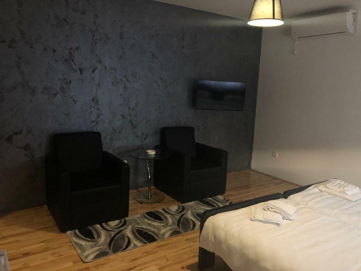 Airport Rest Apartments Belgrad Exteriör bild