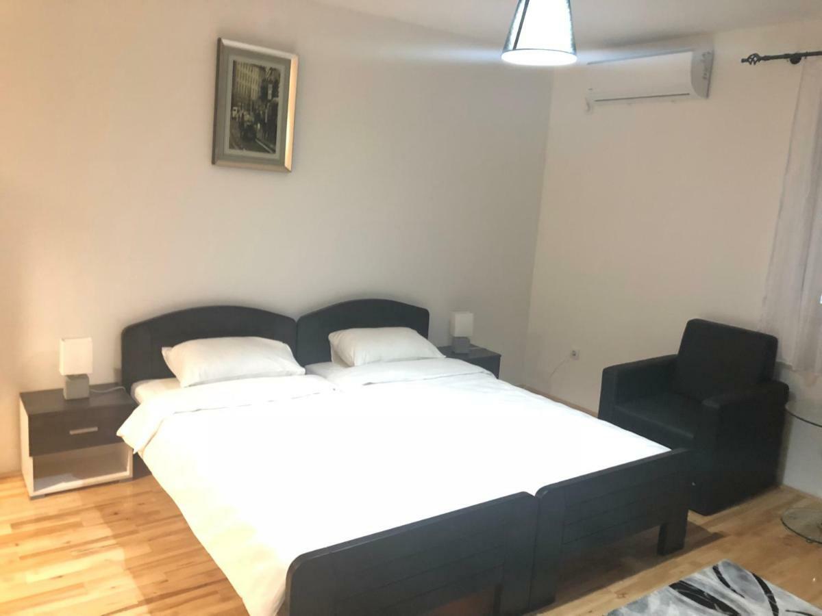 Airport Rest Apartments Belgrad Exteriör bild