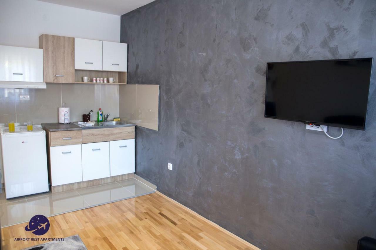 Airport Rest Apartments Belgrad Exteriör bild
