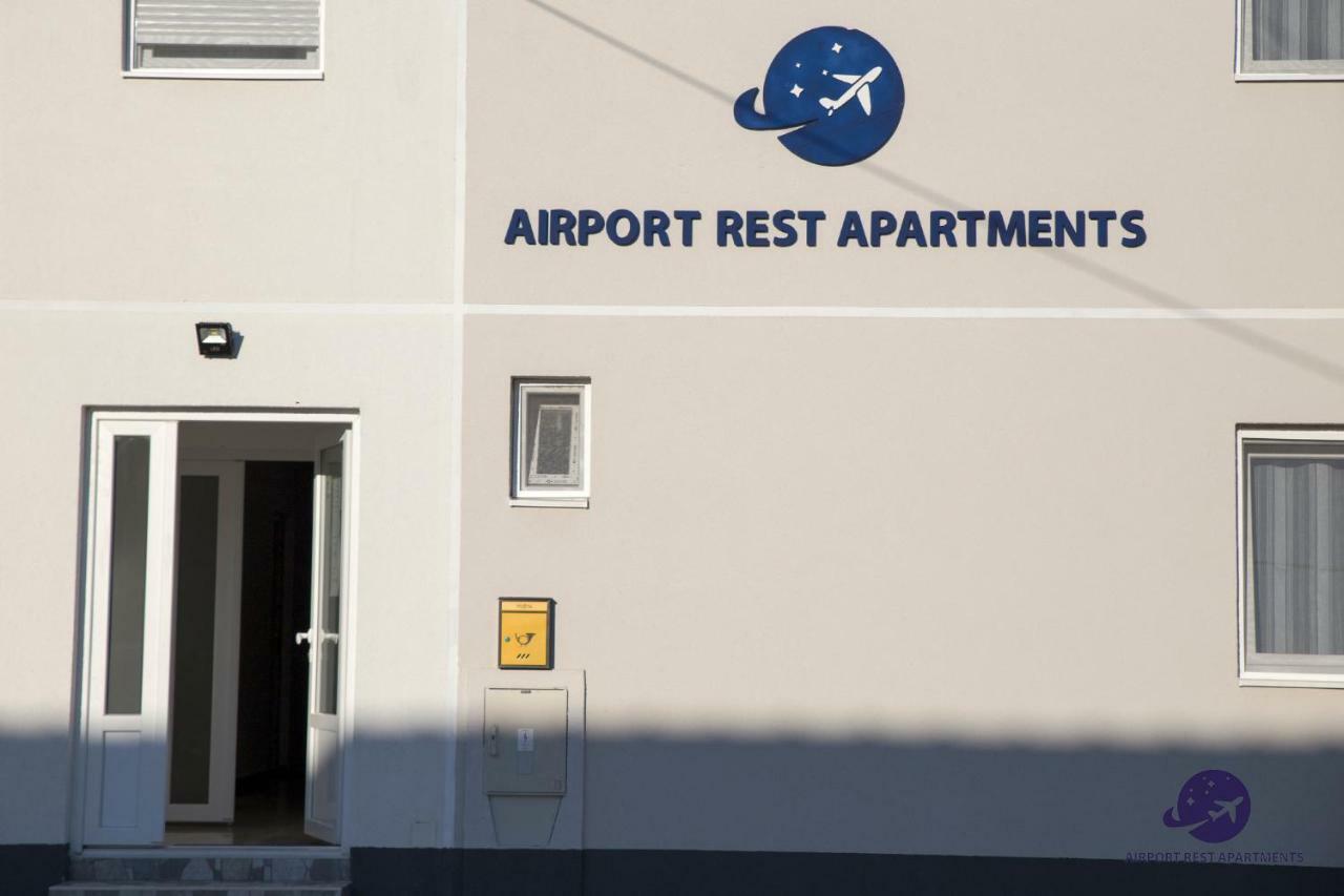 Airport Rest Apartments Belgrad Exteriör bild