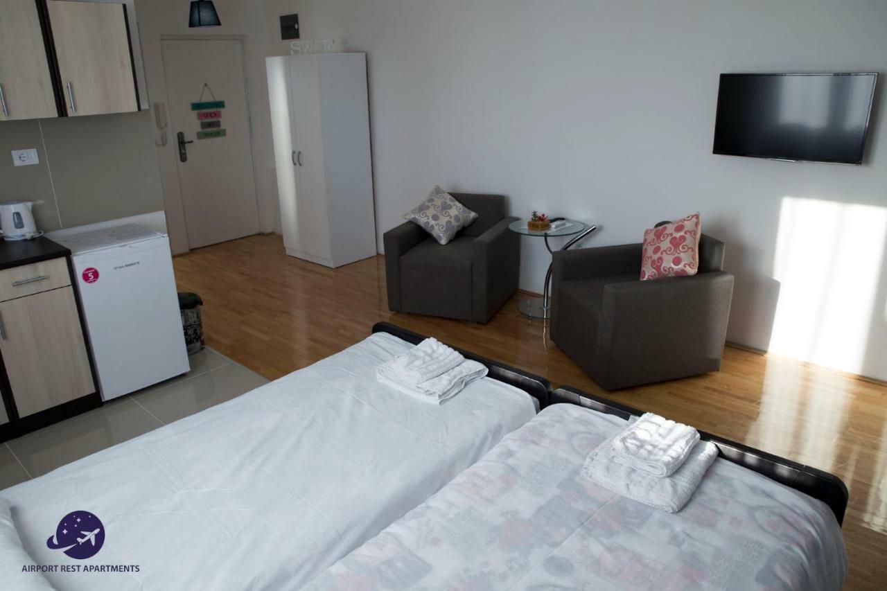 Airport Rest Apartments Belgrad Exteriör bild