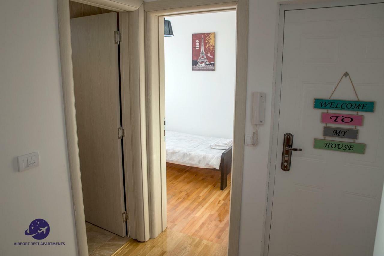 Airport Rest Apartments Belgrad Exteriör bild