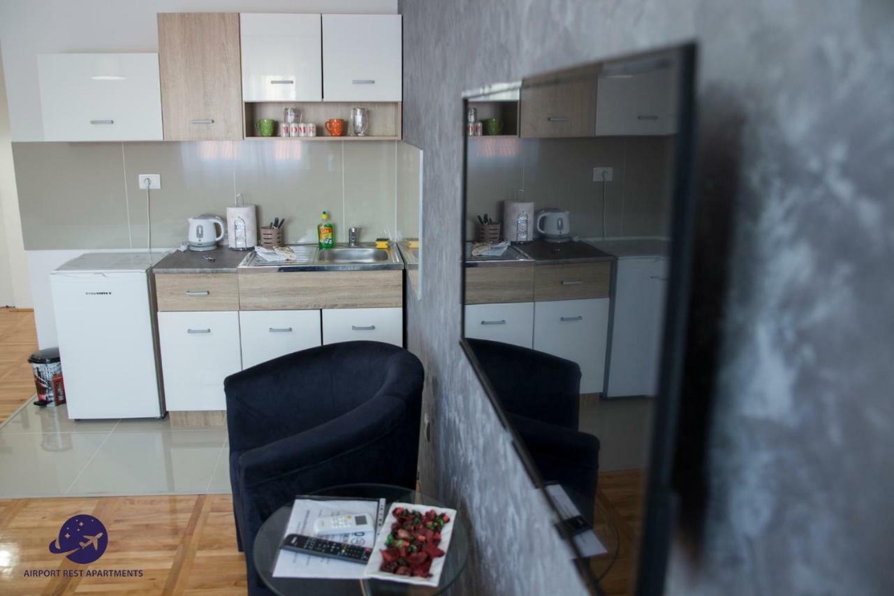 Airport Rest Apartments Belgrad Exteriör bild