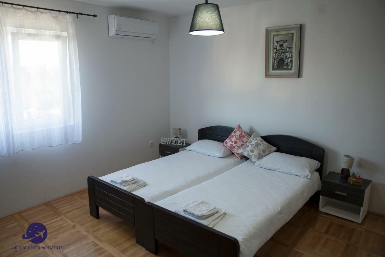 Airport Rest Apartments Belgrad Exteriör bild